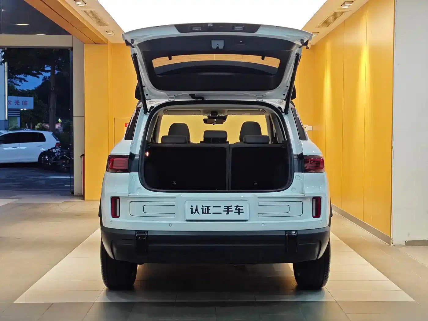Geely ICON 2026 Chocolate 1.5TD Premium Edition — миниатюра 28