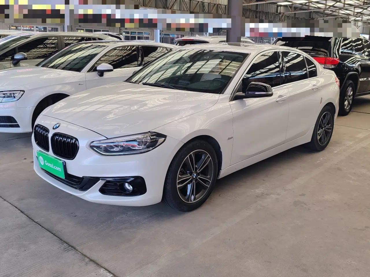 BMW 1 Series 2018 118i Sport Edition — миниатюра 1