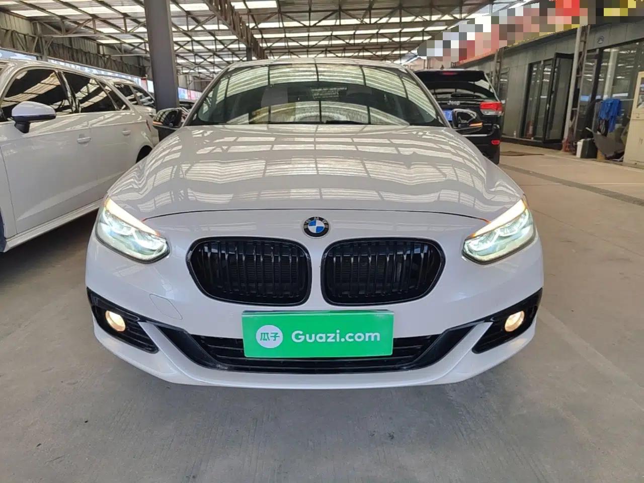 BMW 1 Series 2018 118i Sport Edition — миниатюра 2