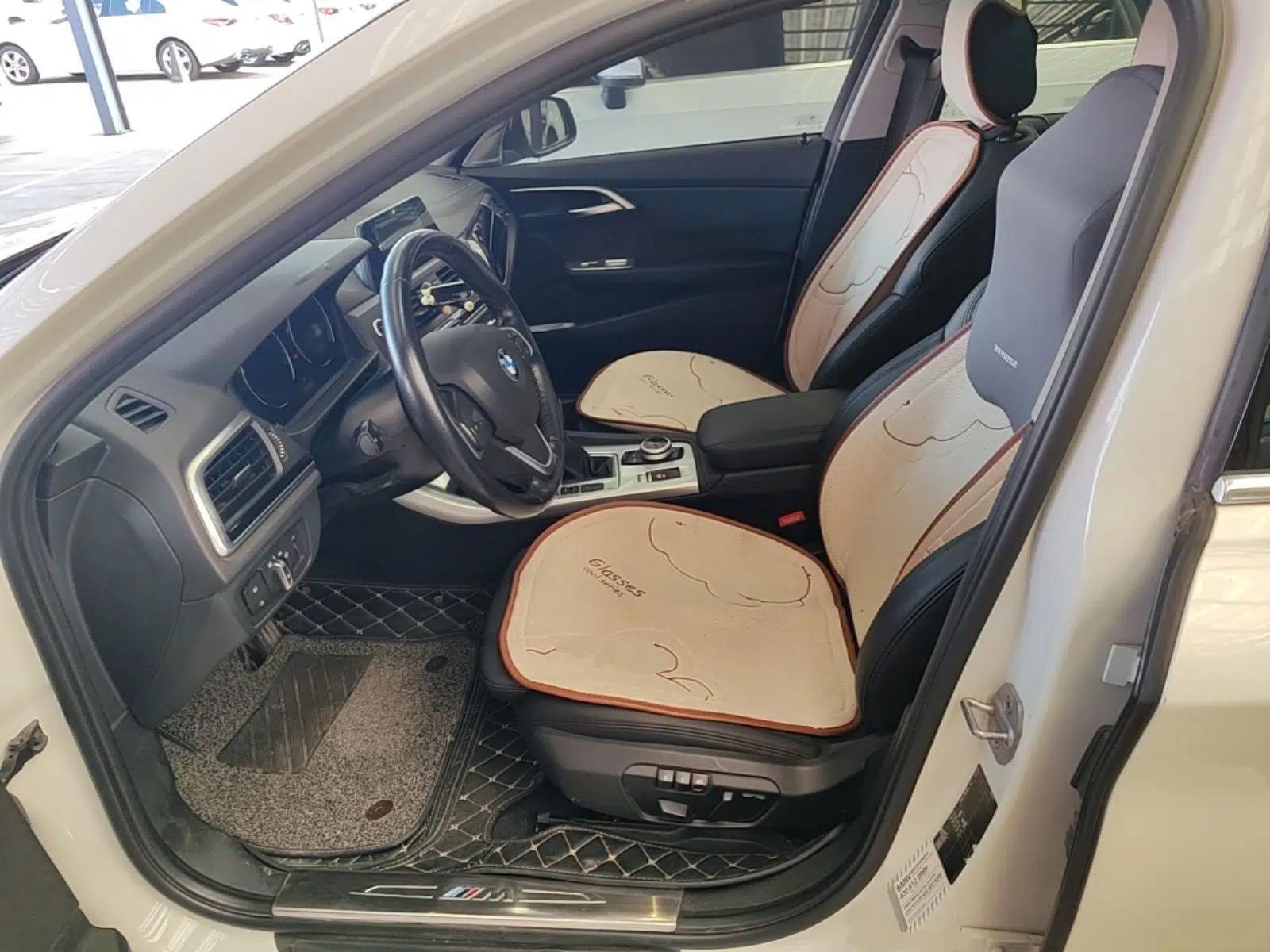 BMW 1 Series 2018 118i Sport Edition — миниатюра 17