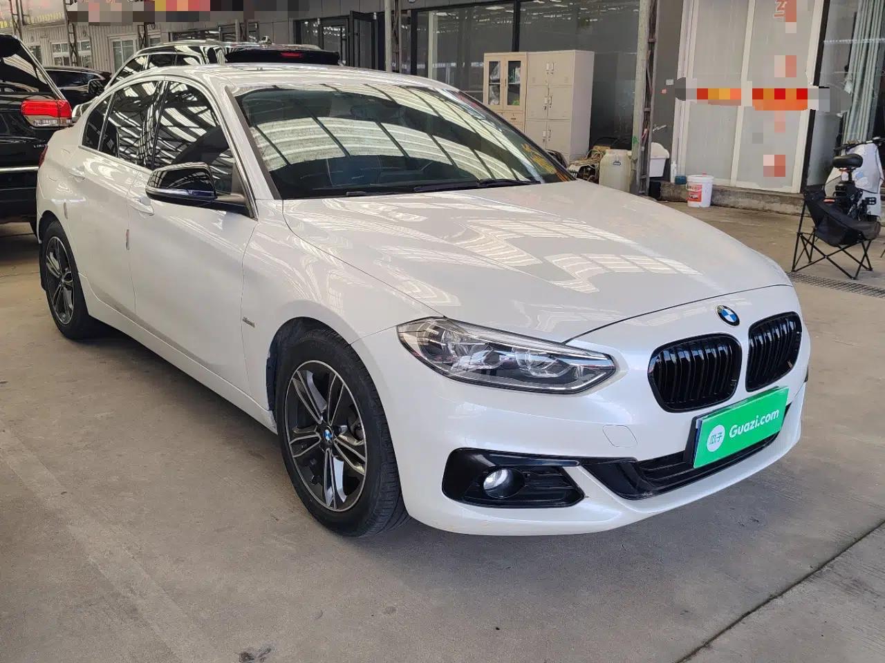 BMW 1 Series 2018 118i Sport Edition — миниатюра 3