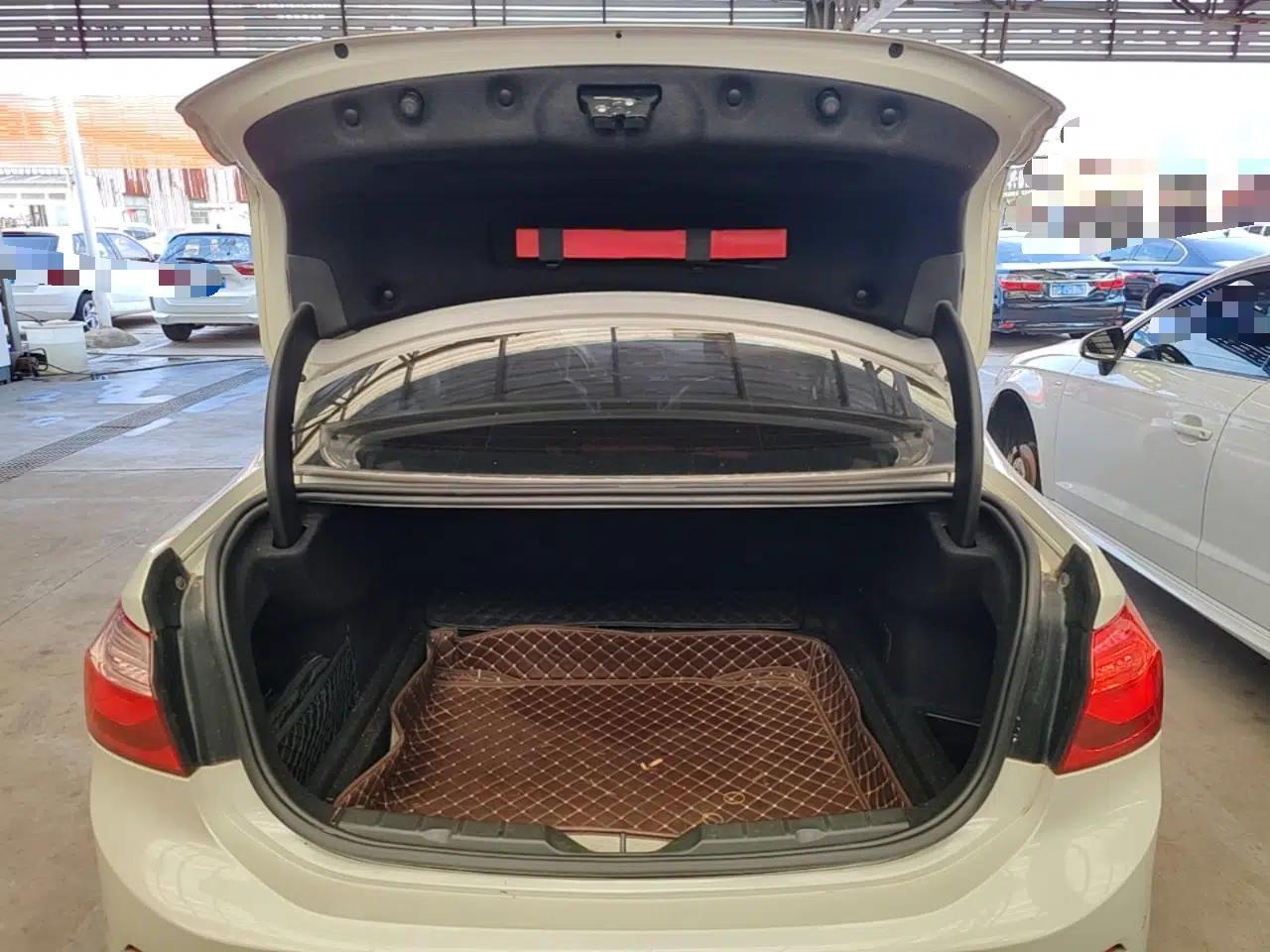 BMW 1 Series 2018 118i Sport Edition — миниатюра 22