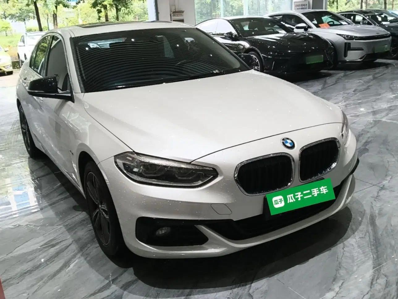 BMW 1 Series 2017 118i Sport Edition — миниатюра 3