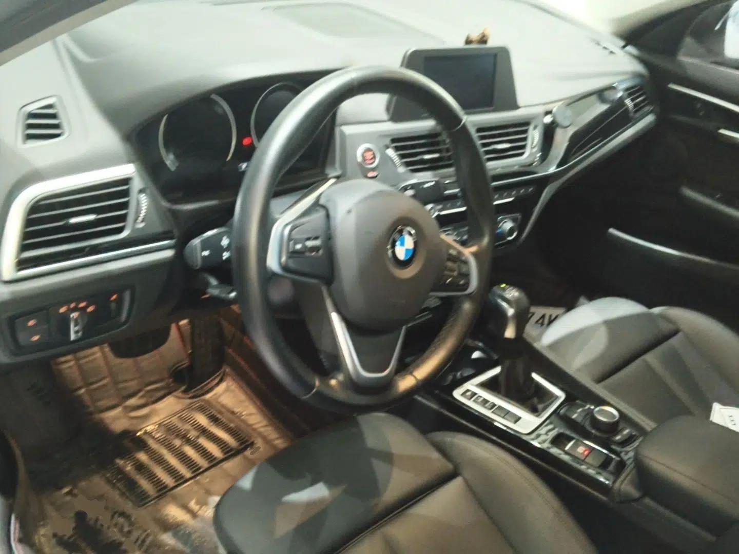 BMW 1 Series 2017 118i Sport Edition — миниатюра 24