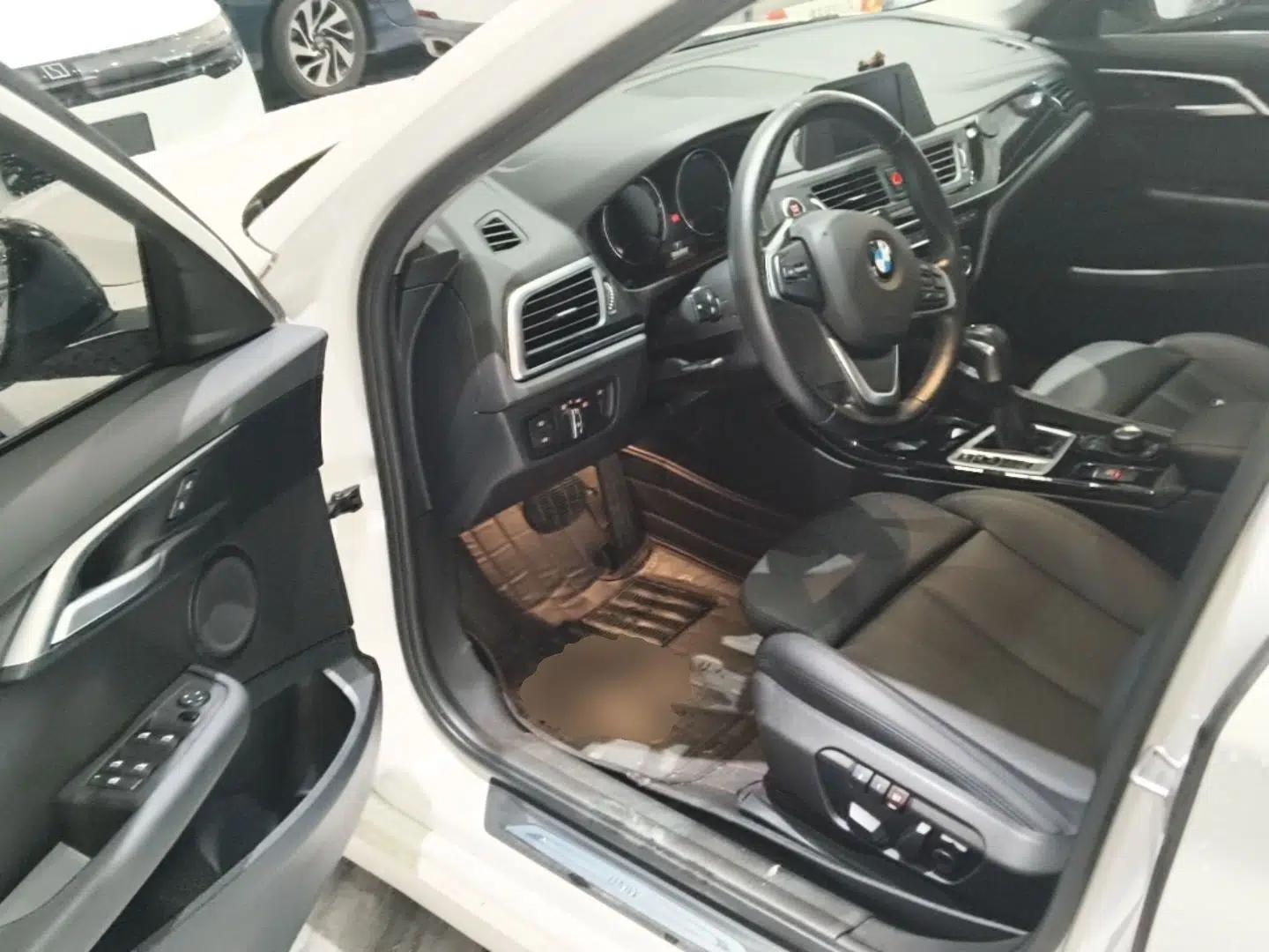 BMW 1 Series 2017 118i Sport Edition — миниатюра 29