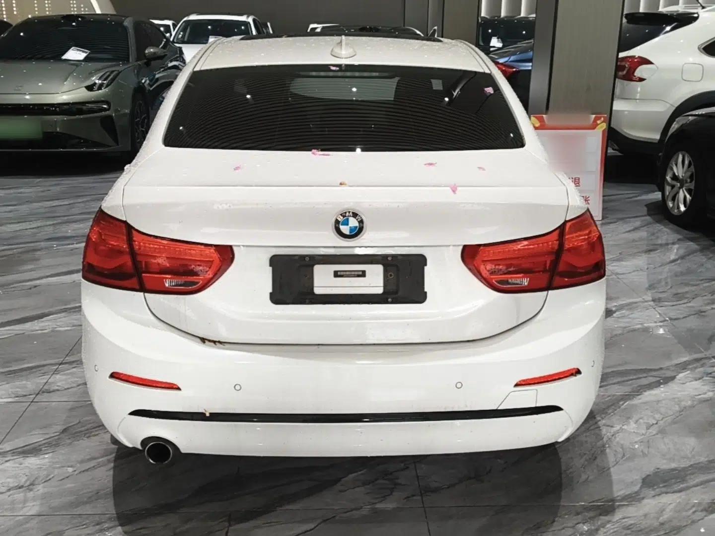 BMW 1 Series 2017 118i Sport Edition — миниатюра 5