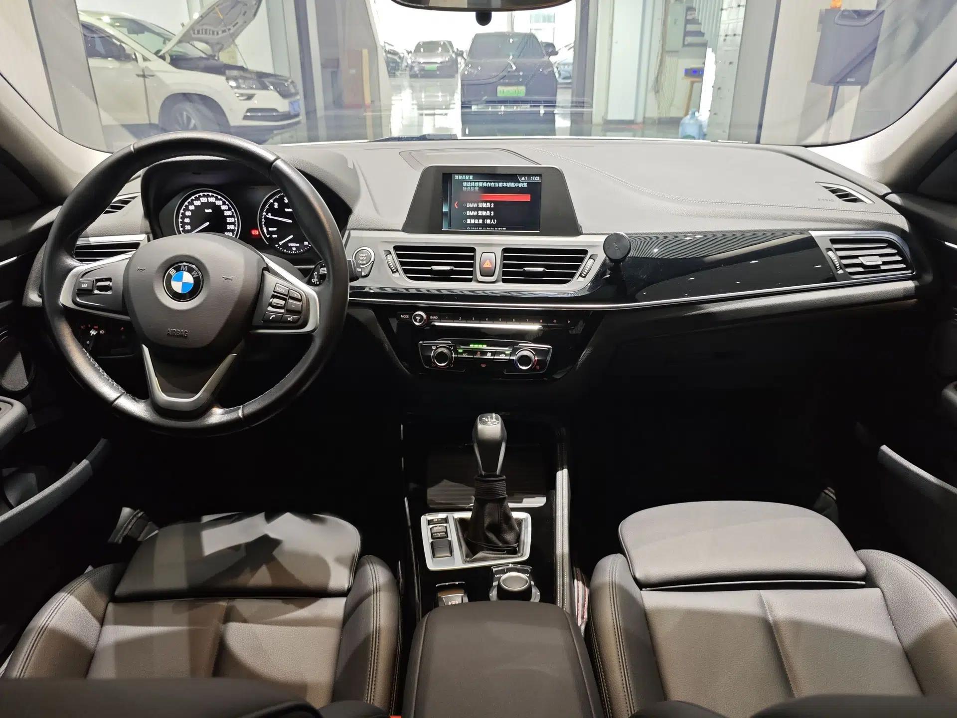 BMW 1 Series 2017 118i Sport Edition — миниатюра 43