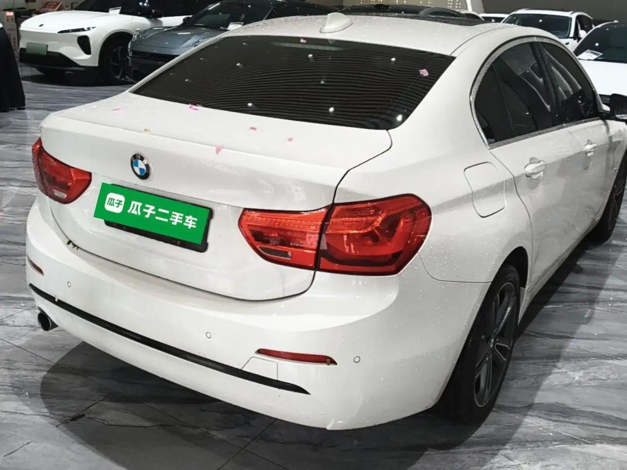 BMW 1 Series 2017 118i Sport Edition — миниатюра 6