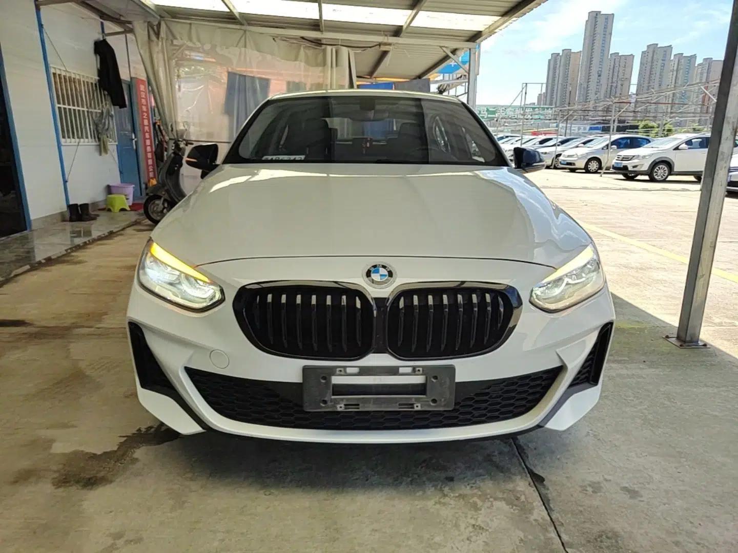 BMW 1 Series 2021 120i M Sport Night Edition — миниатюра 2