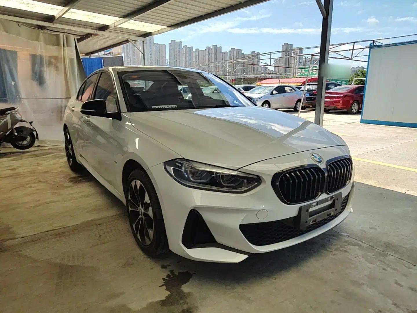 BMW 1 Series 2021 120i M Sport Night Edition — миниатюра 3
