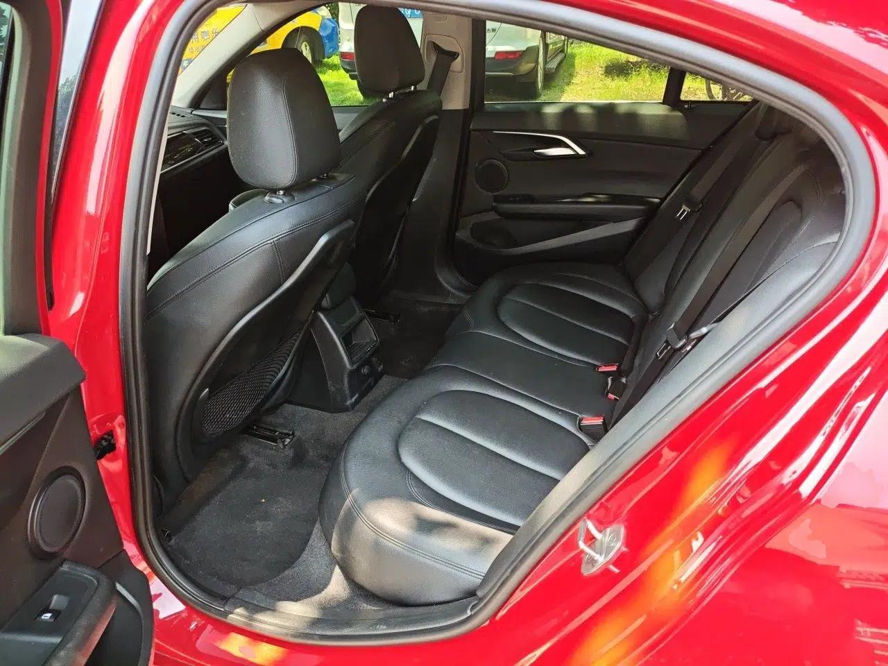 BMW 1 Series 2017 118i Sport Edition — миниатюра 17