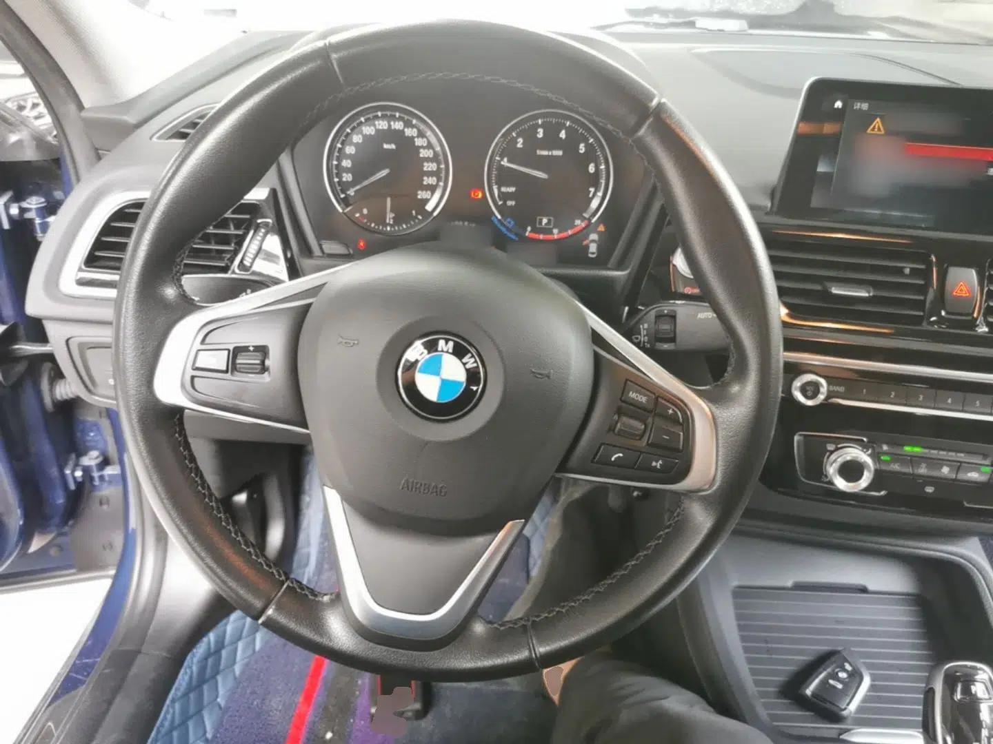 BMW 1 Series 2021 120i M Sport Edition — миниатюра 13