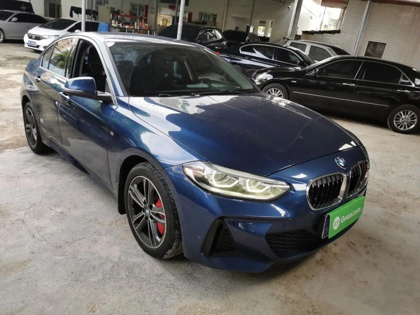 BMW 1 Series 2021 120i M Sport Edition — миниатюра 3