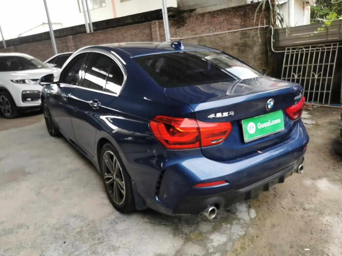 BMW 1 Series 2021 120i M Sport Edition — миниатюра 4