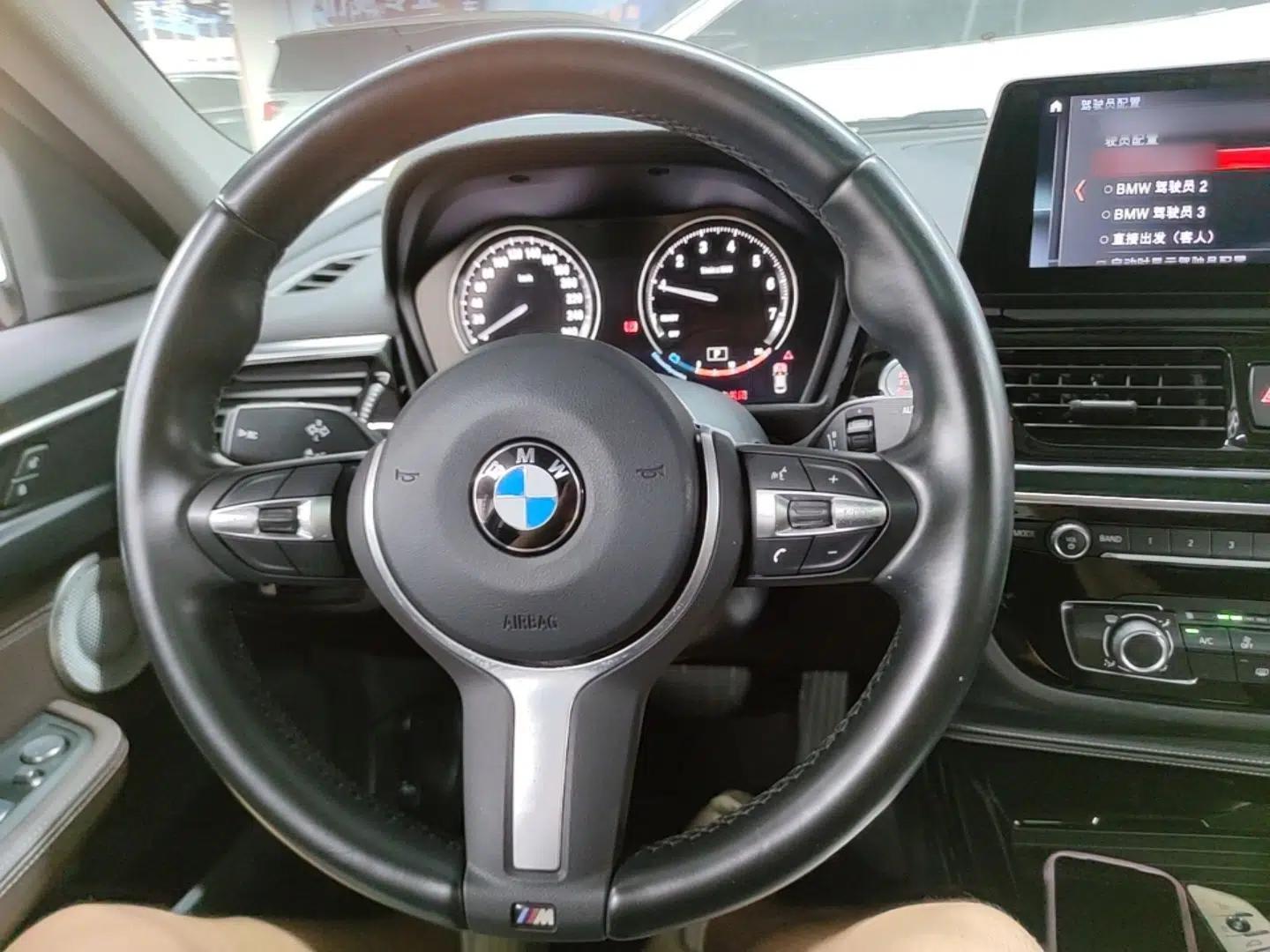 BMW 1 Series 2021 Revised 120i M Sport Night Edition — миниатюра 13