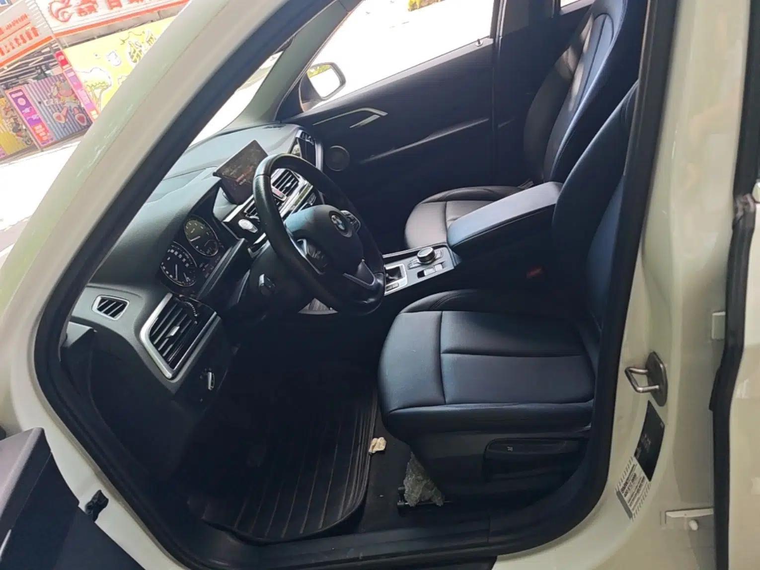 BMW 1 Series 2021 120i M Sport Edition — миниатюра 22