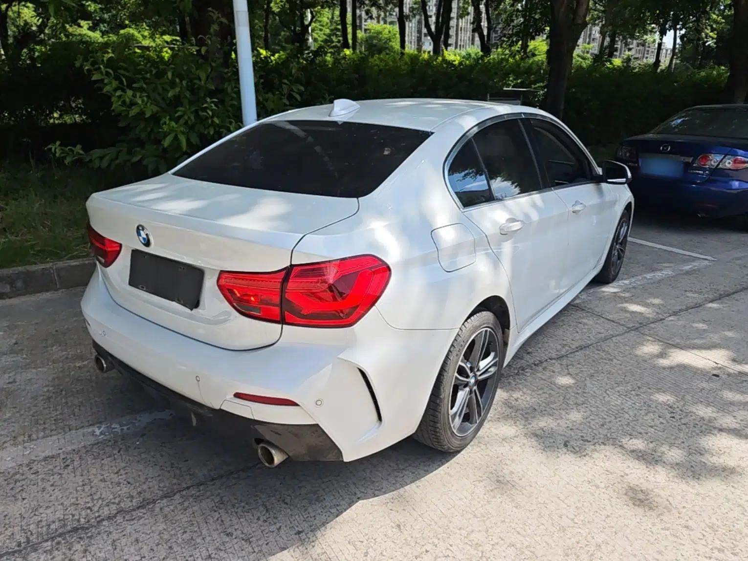 BMW 1 Series 2021 120i M Sport Edition — миниатюра 6