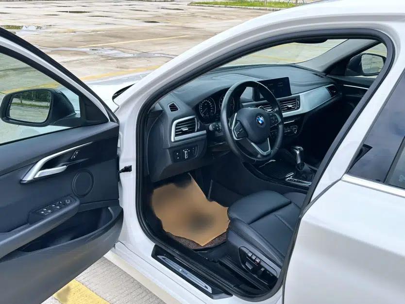 BMW 1 Series 2018 Restyled 120i Design Package Edition — миниатюра 11