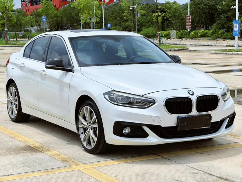 BMW 1 Series 2018 Restyled 120i Design Package Edition — миниатюра 3