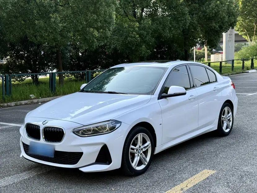 BMW 1 Series 2020 120i M Sport Package — миниатюра 1