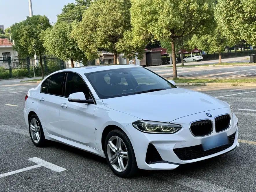 BMW 1 Series 2020 120i M Sport Package — миниатюра 12