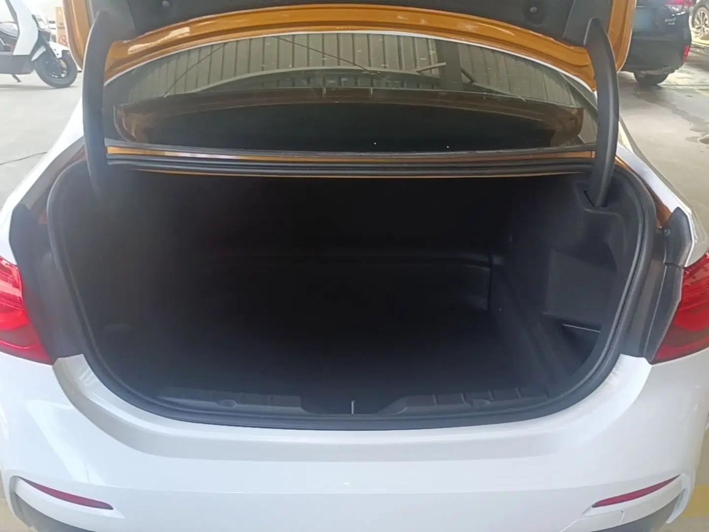 BMW 1 Series 2020 120i M Sport Package — миниатюра 28