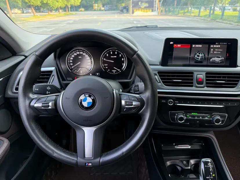 BMW 1 Series 2020 120i M Sport Package — миниатюра 34