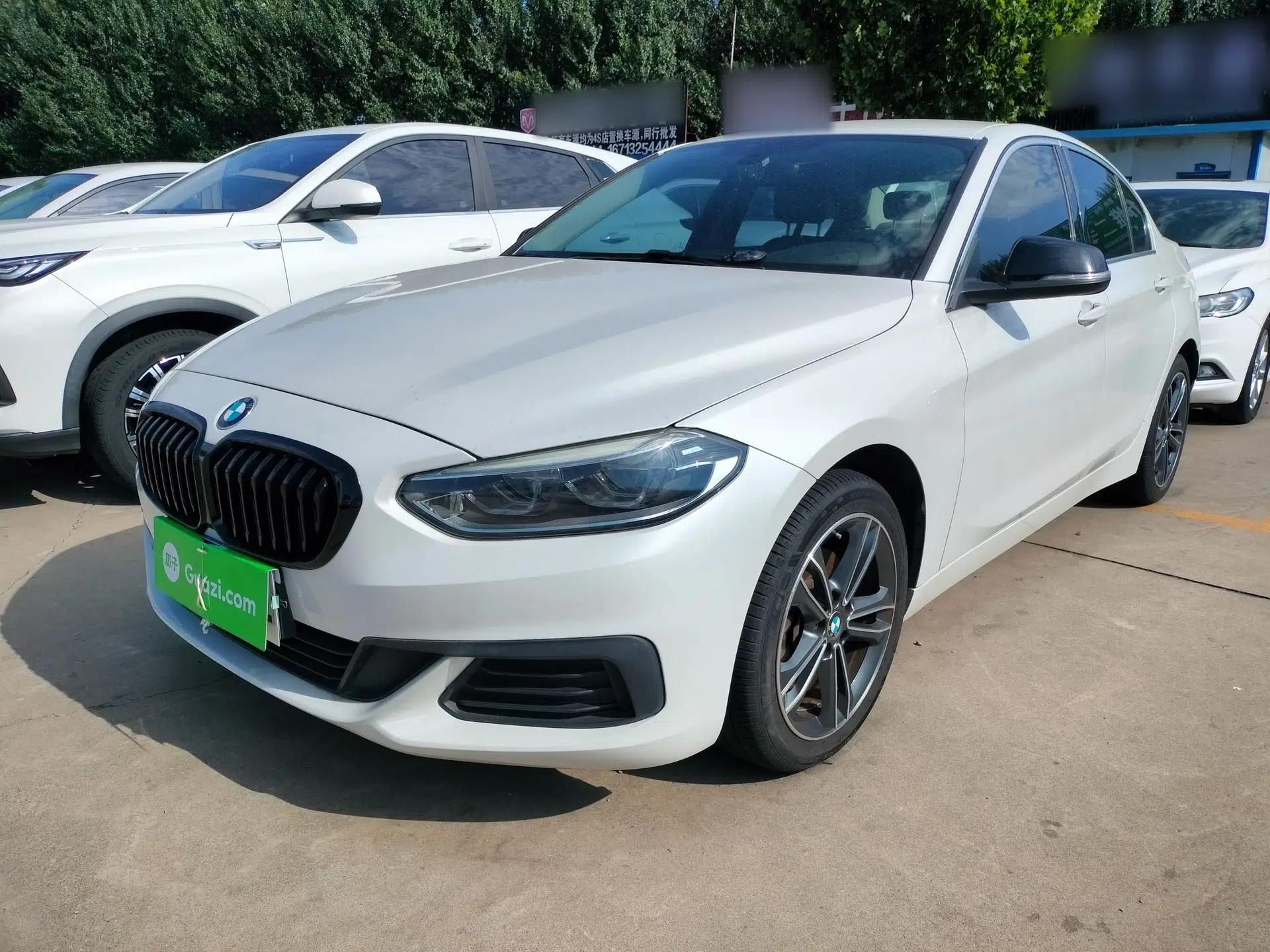 BMW 1 Series 2020 120i Fashion Model — миниатюра 1