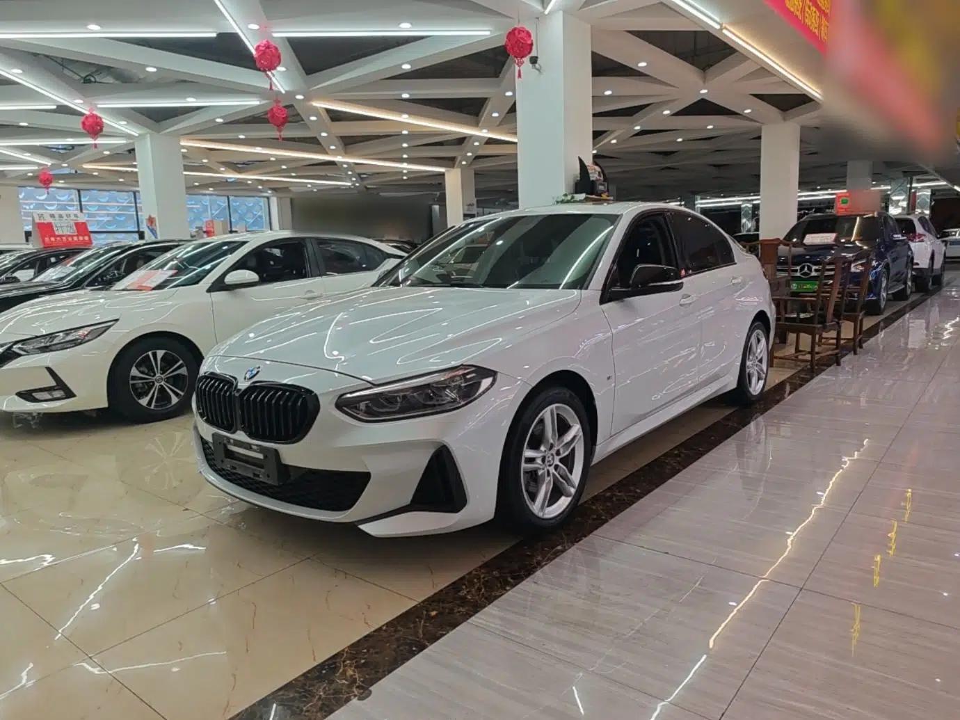 BMW 1 Series 2021 Revised 120i M Sport Night Edition — миниатюра 1