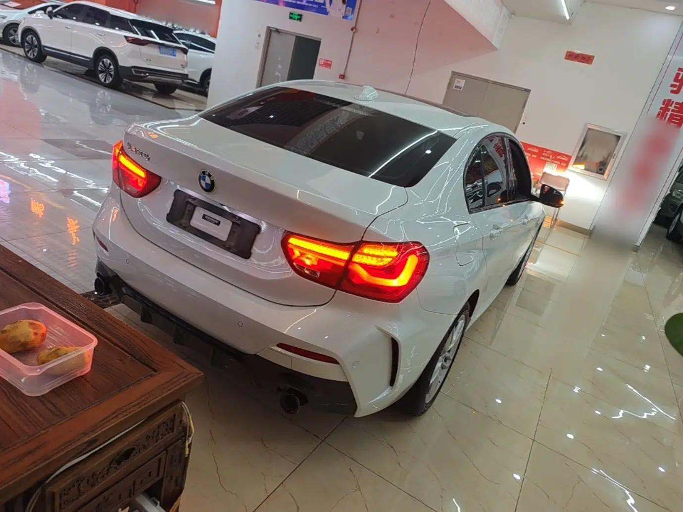 BMW 1 Series 2021 Revised 120i M Sport Night Edition — миниатюра 6