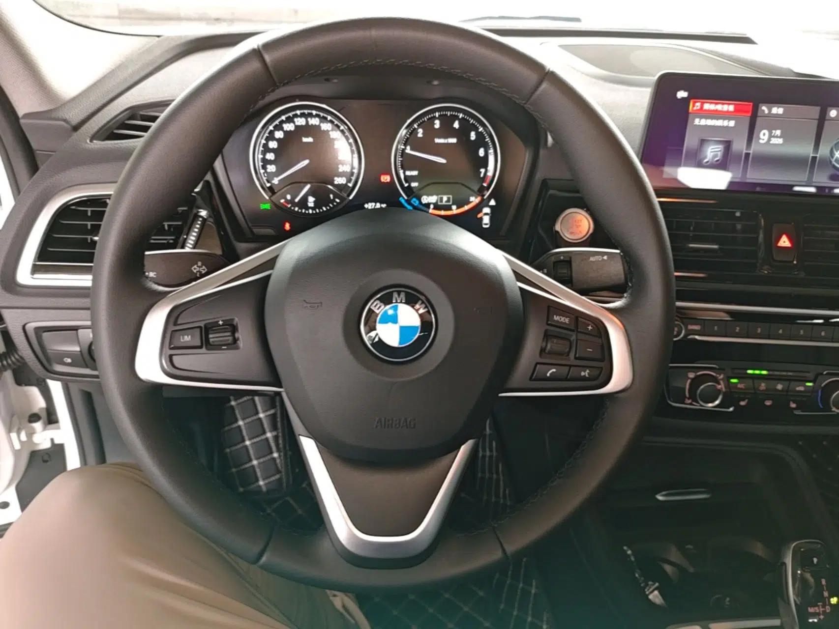 BMW 1 Series 2021 120i M Sport Edition — миниатюра 13