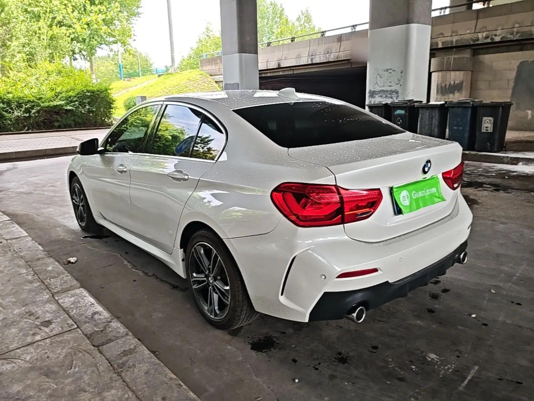 BMW 1 Series 2021 120i M Sport Edition — миниатюра 4