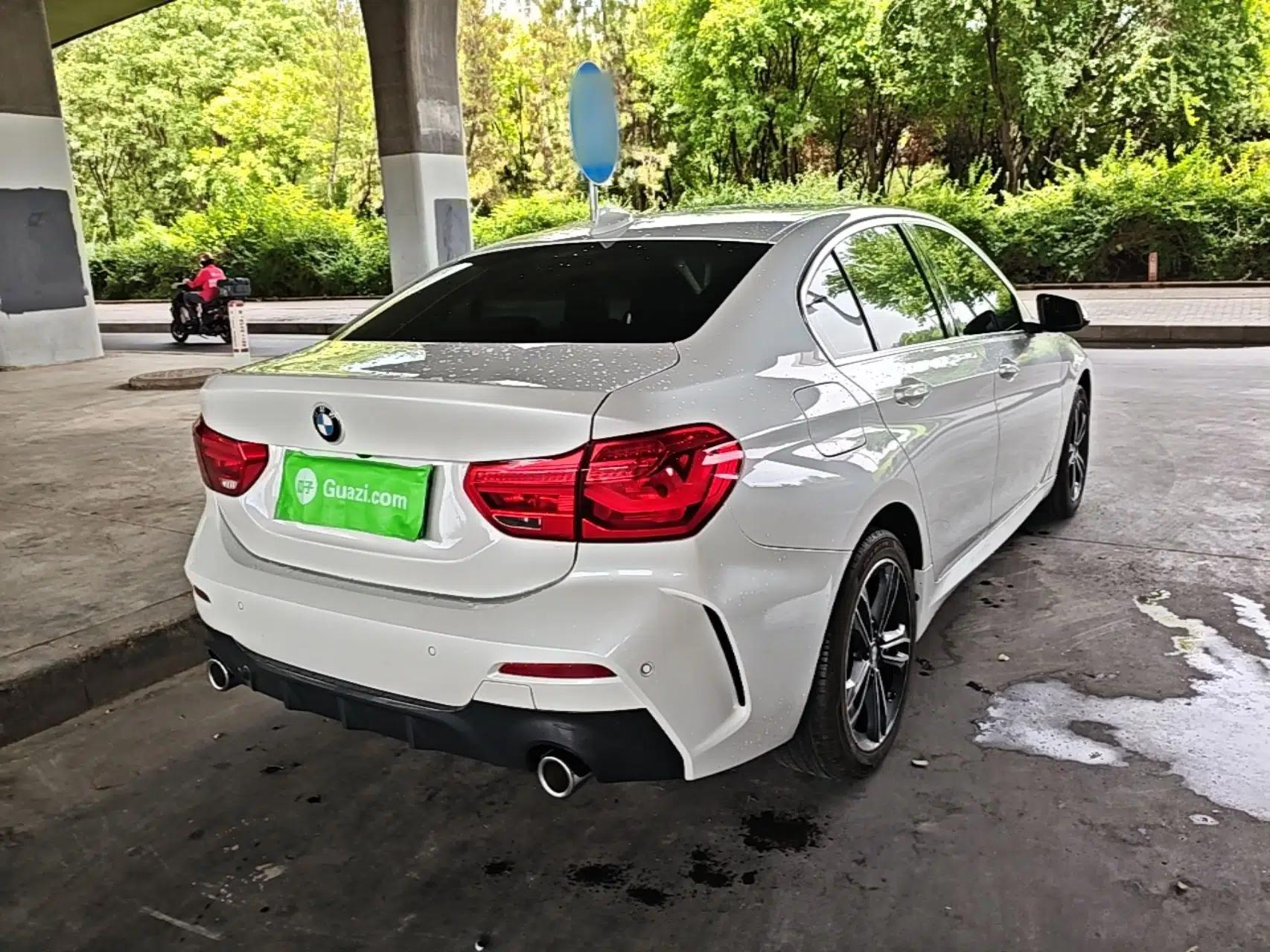 BMW 1 Series 2021 120i M Sport Edition — миниатюра 6