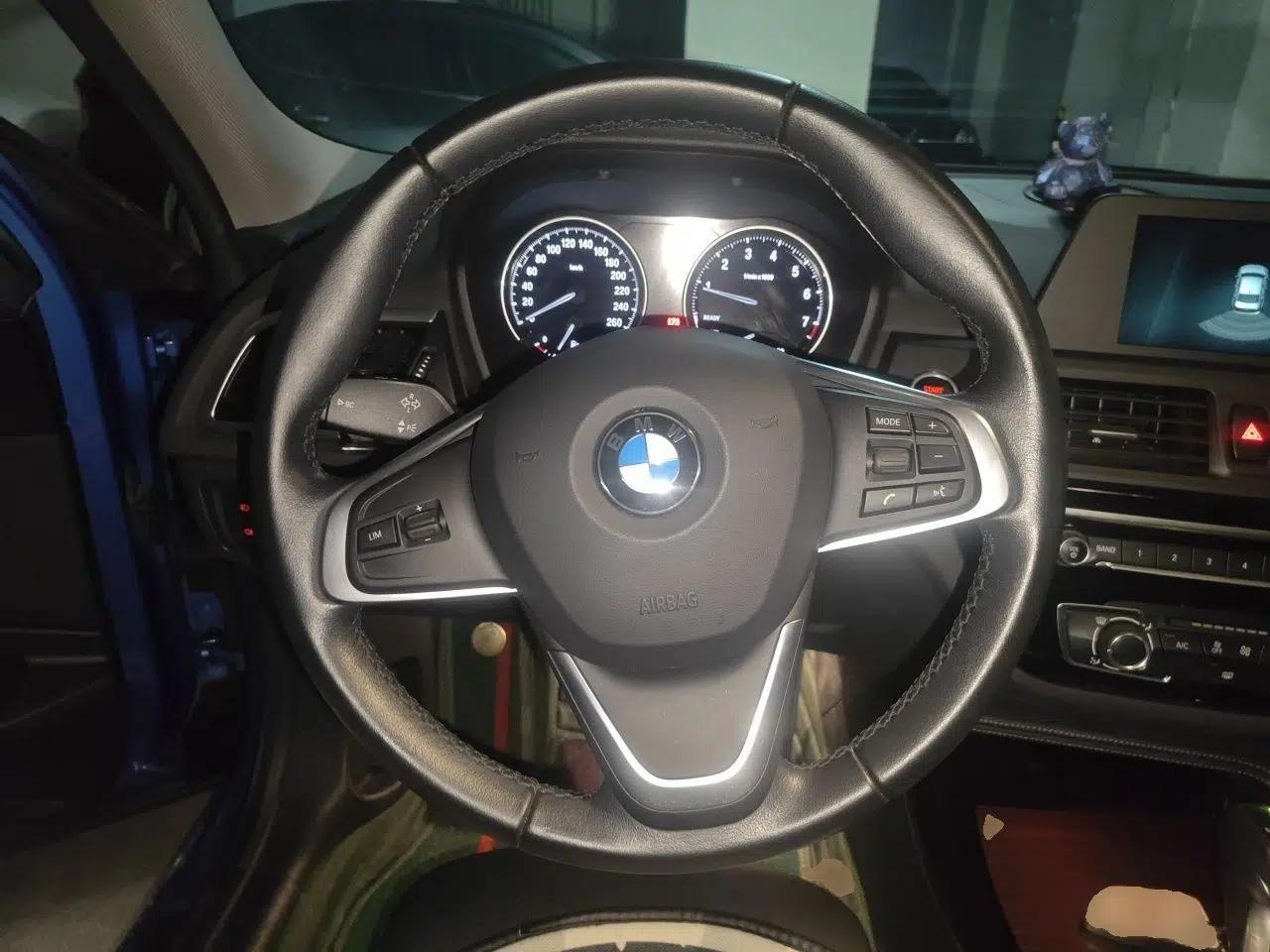 BMW 1 Series 2018 Facelifted 118i Sport Edition — миниатюра 10