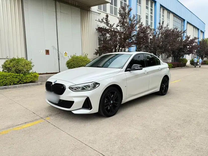 BMW 1 Series 2023 125i M Sport Night Edition — миниатюра 1