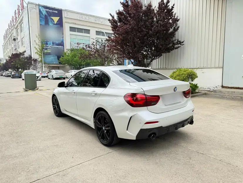 BMW 1 Series 2023 125i M Sport Night Edition — миниатюра 15