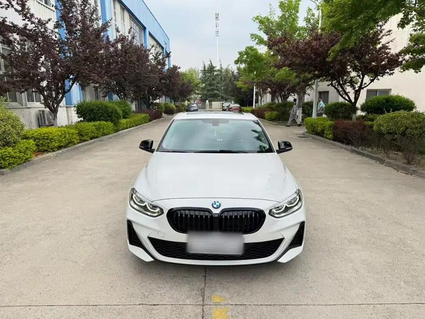 BMW 1 Series 2023 125i M Sport Night Edition — миниатюра 16