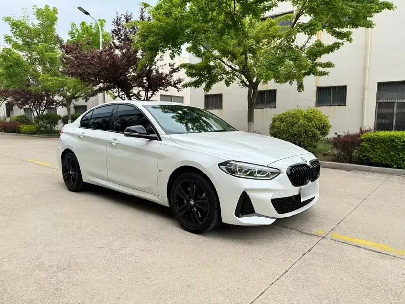 BMW 1 Series 2023 125i M Sport Night Edition — миниатюра 18