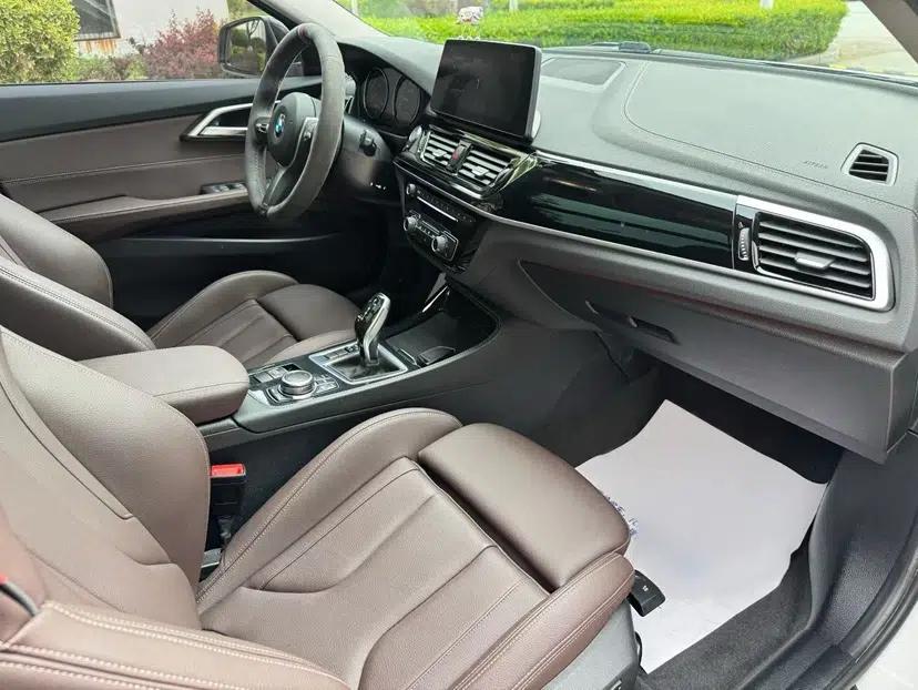 BMW 1 Series 2023 125i M Sport Night Edition — миниатюра 26