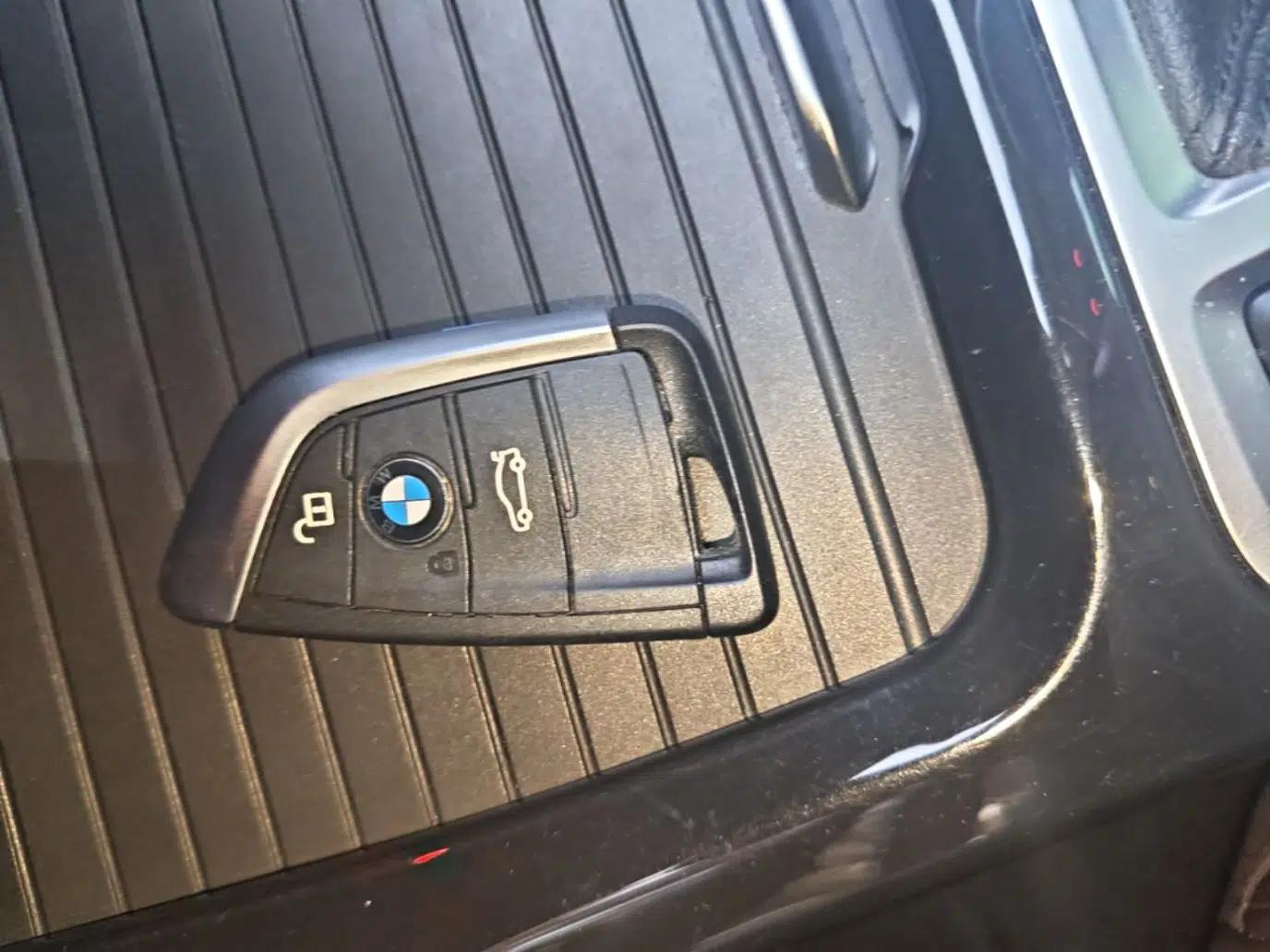 BMW 1 Series 2023 125i M Sport Night Edition — миниатюра 30