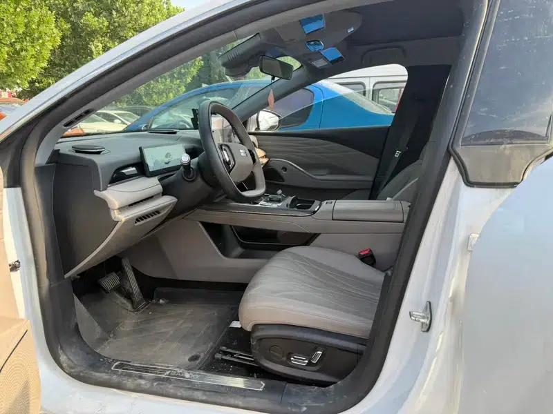 Galaxy Star 8 PHEV 2025 130km EM-i Premium Edition — миниатюра 9