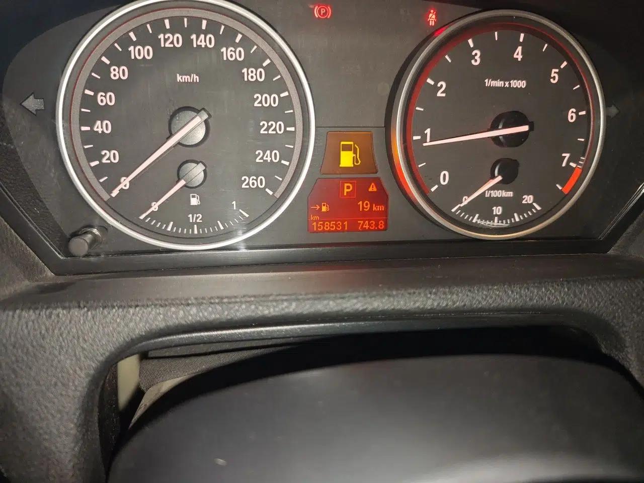 BMW X5 2011 xDrive35i Leading Model — миниатюра 12