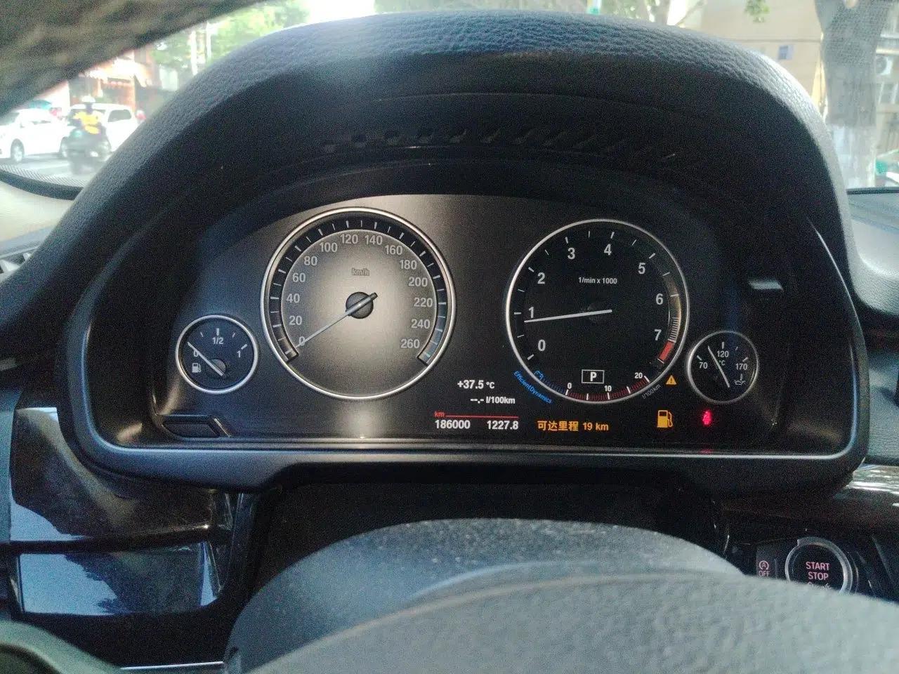BMW X5 2015 xDrive28i — миниатюра 11
