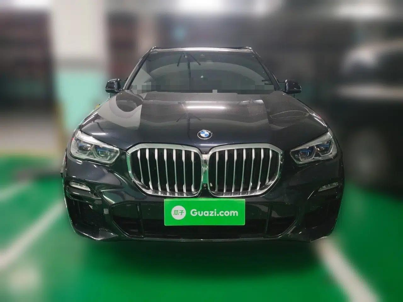 BMW X5 Manufactured in February 2019 by Denaken, 3.0-liter engine, 5 seats, panoramic sunroof, automatic transmission, gasoline-powered. — миниатюра 2