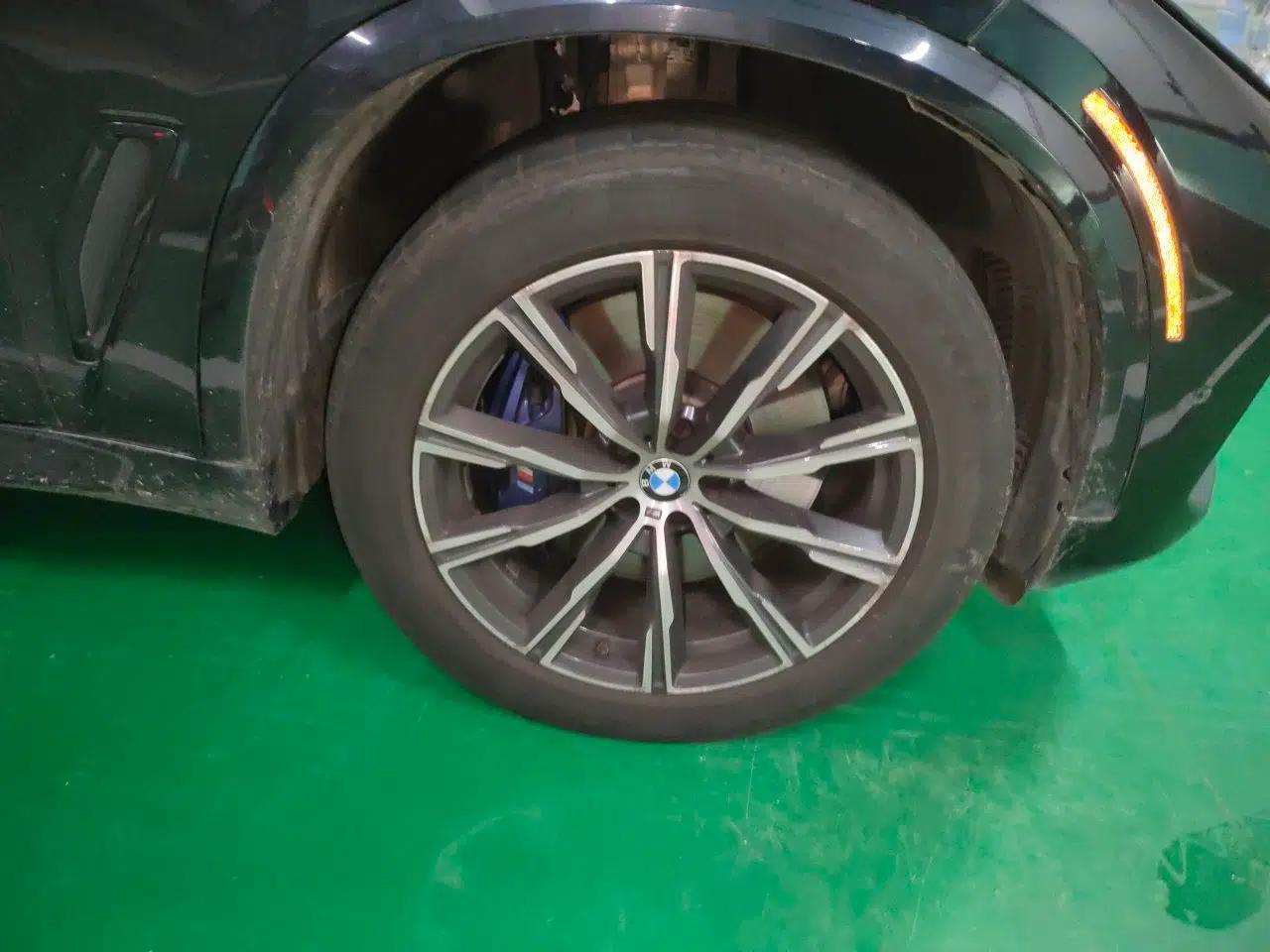 BMW X5 Manufactured in February 2019 by Denaken, 3.0-liter engine, 5 seats, panoramic sunroof, automatic transmission, gasoline-powered. — миниатюра 8