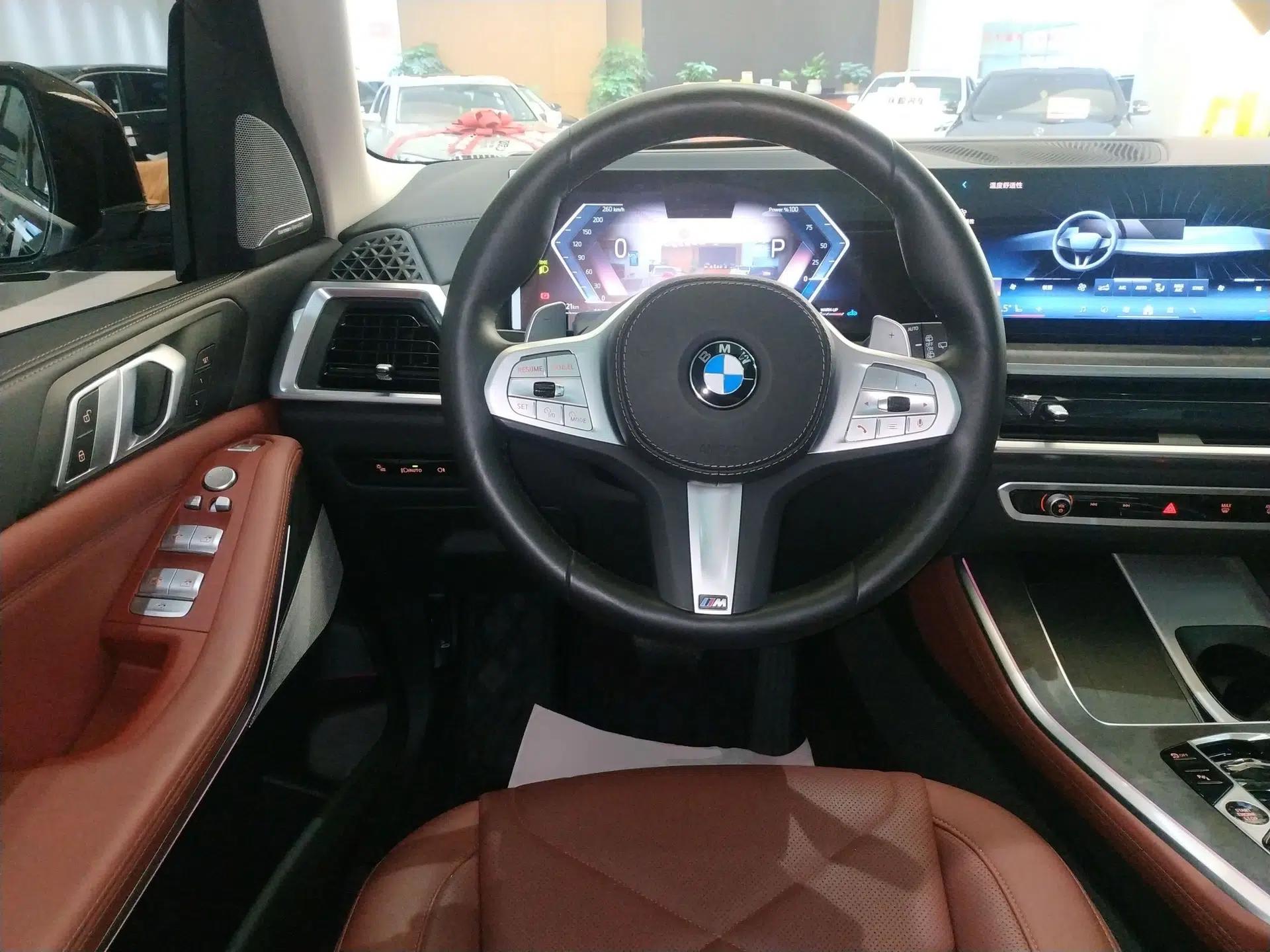 BMW X5 2023 xDrive 30Li Luxury M Sport Night Edition Package — миниатюра 13