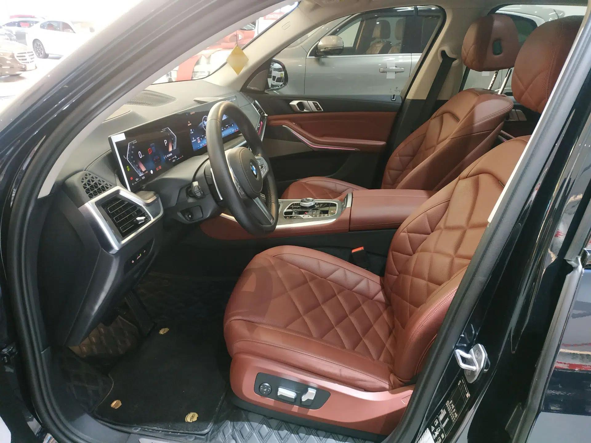 BMW X5 2023 xDrive 30Li Luxury M Sport Night Edition Package — миниатюра 17