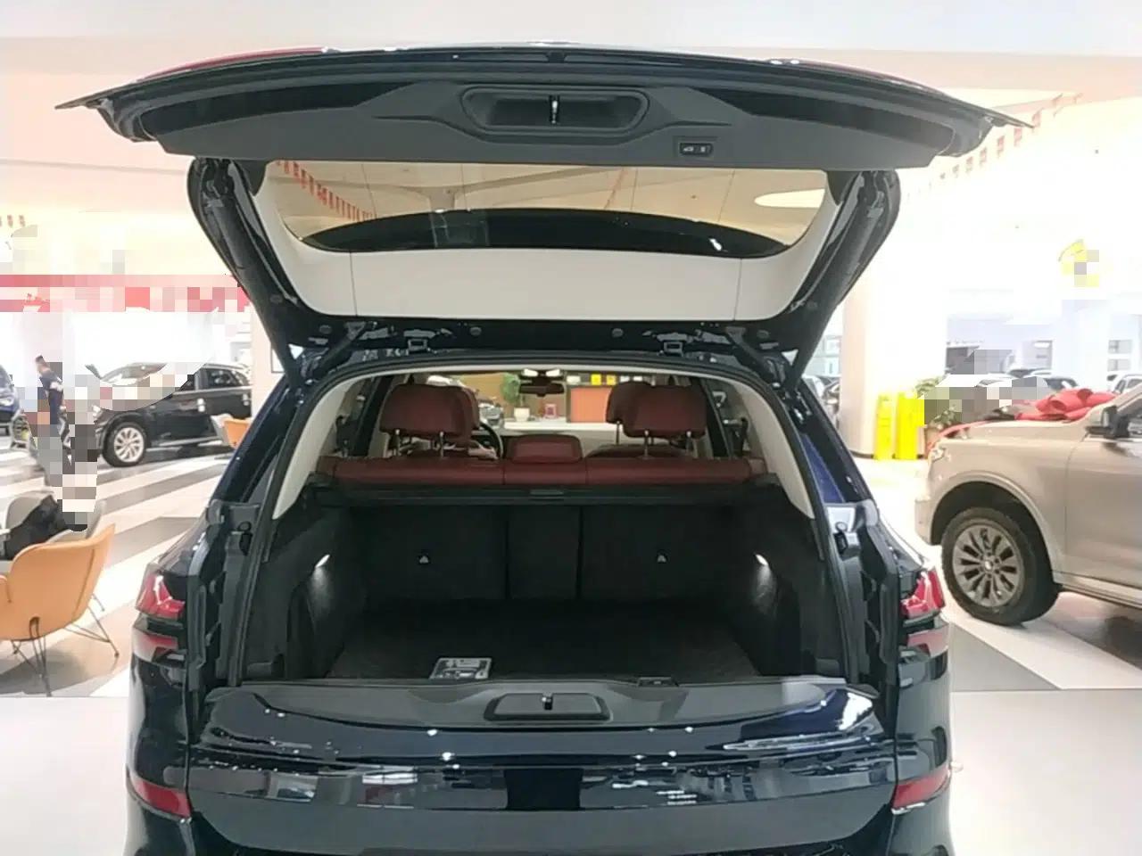 BMW X5 2023 xDrive 30Li Luxury M Sport Night Edition Package — миниатюра 22