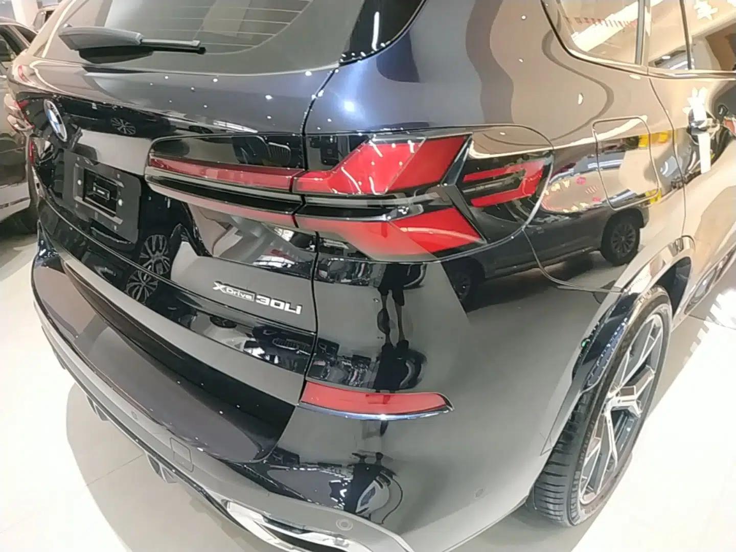 BMW X5 2023 xDrive 30Li Luxury M Sport Night Edition Package — миниатюра 9