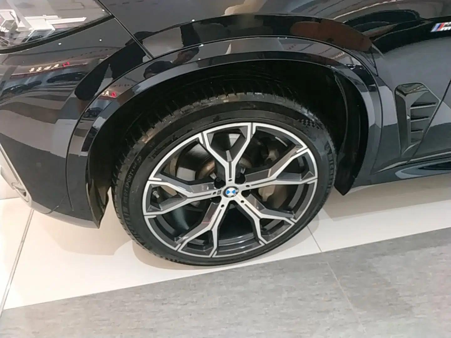 BMW X5 2023 xDrive 30Li Luxury M Sport Night Edition Package — миниатюра 10